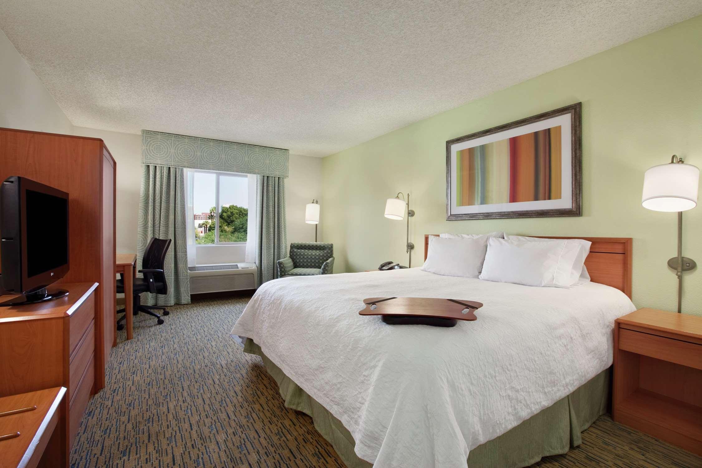 Hampton Midtown Downtown Area Hotel