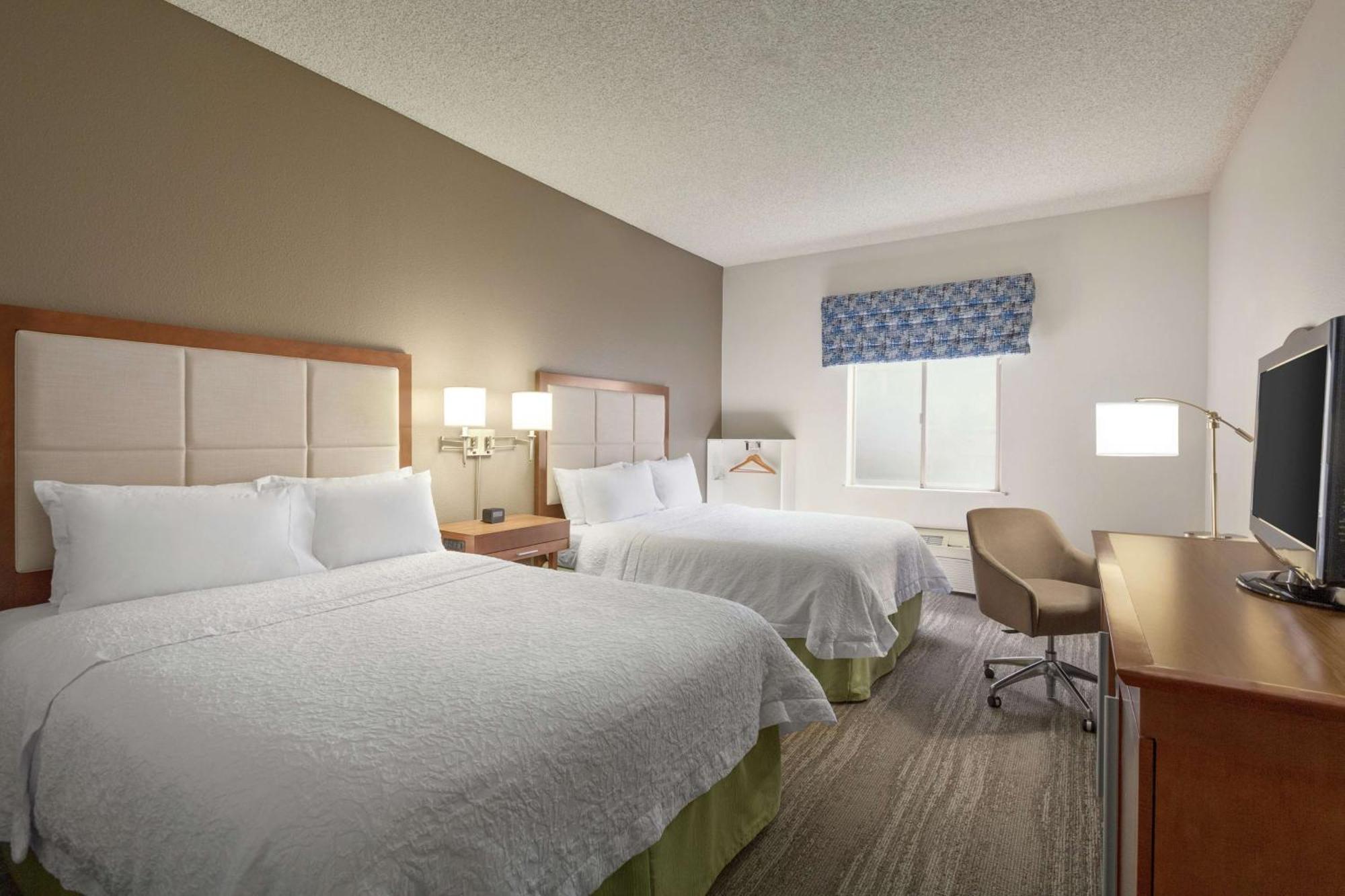 Hampton Midtown Downtown Area Hotel 3*