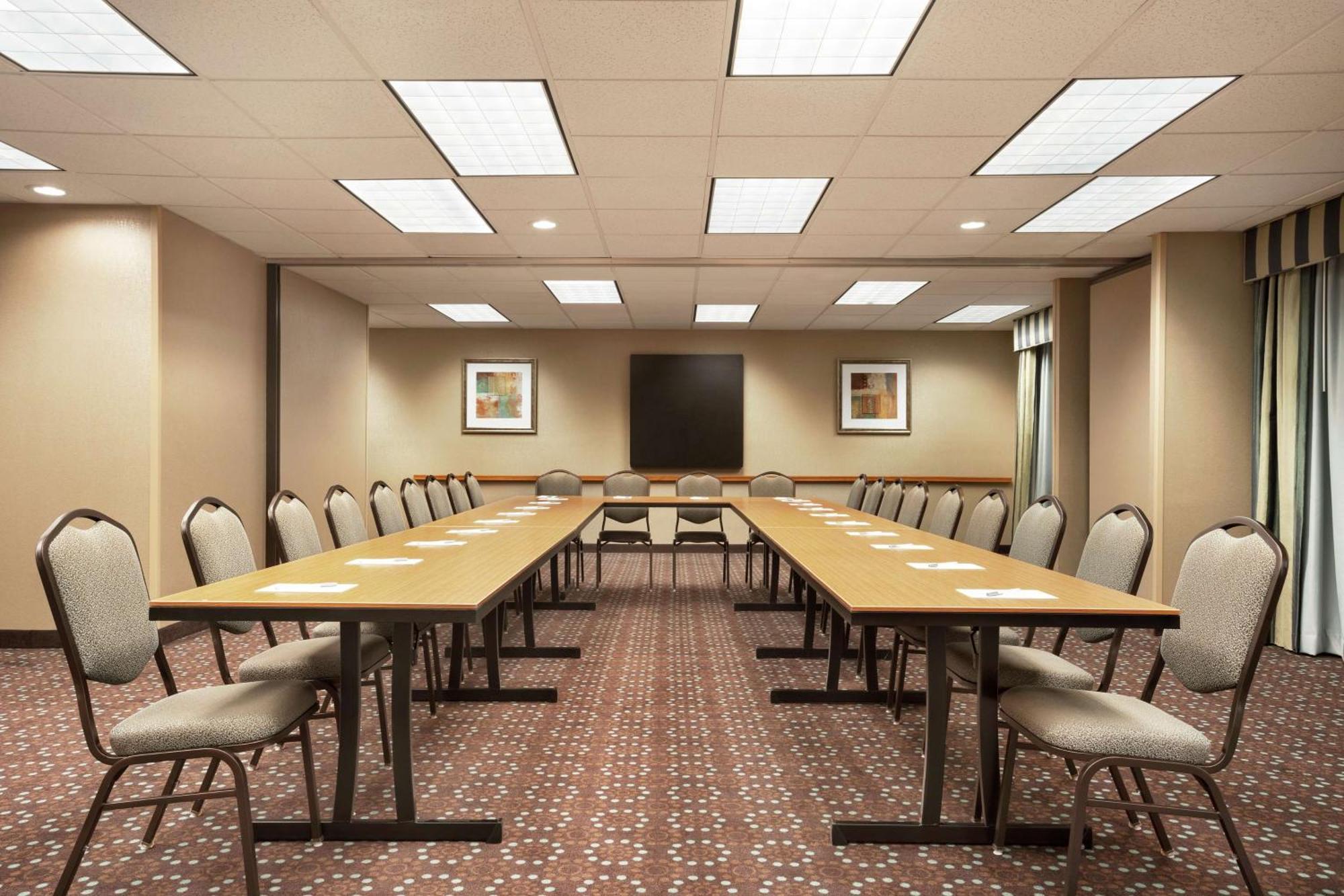Hotel Hampton Midtown Downtown Area 3*
