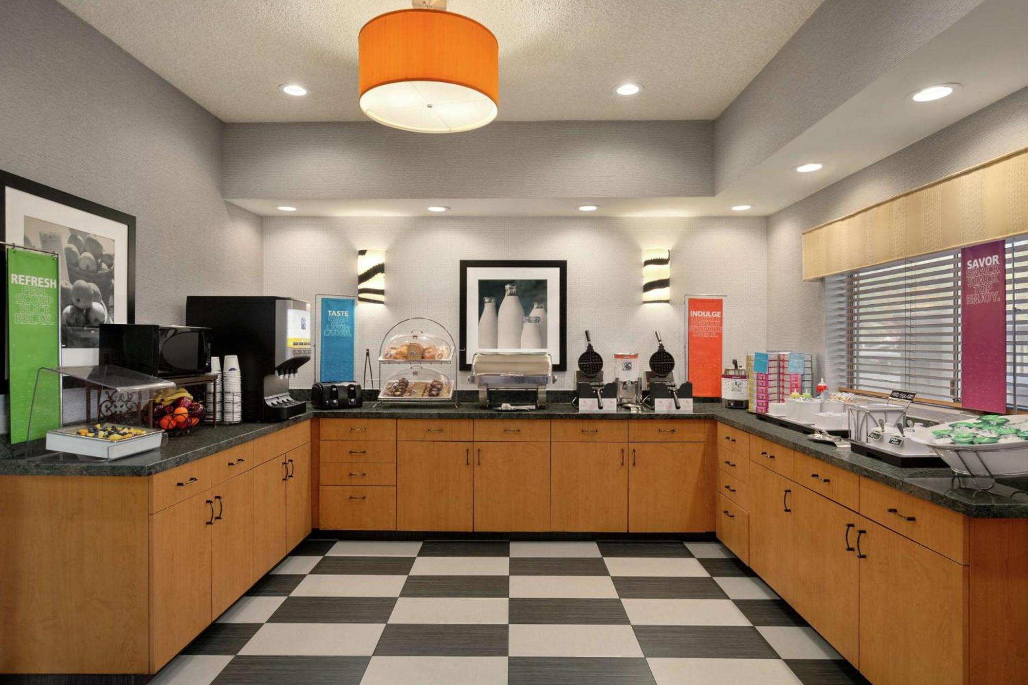 Hotel Hampton Midtown Downtown Area