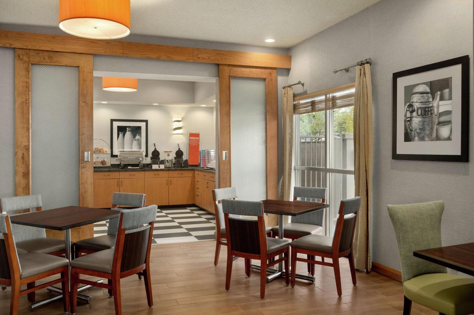 Hotel Hampton Midtown Downtown Area