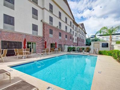 Hampton Midtown Downtown Area Hotel 3*