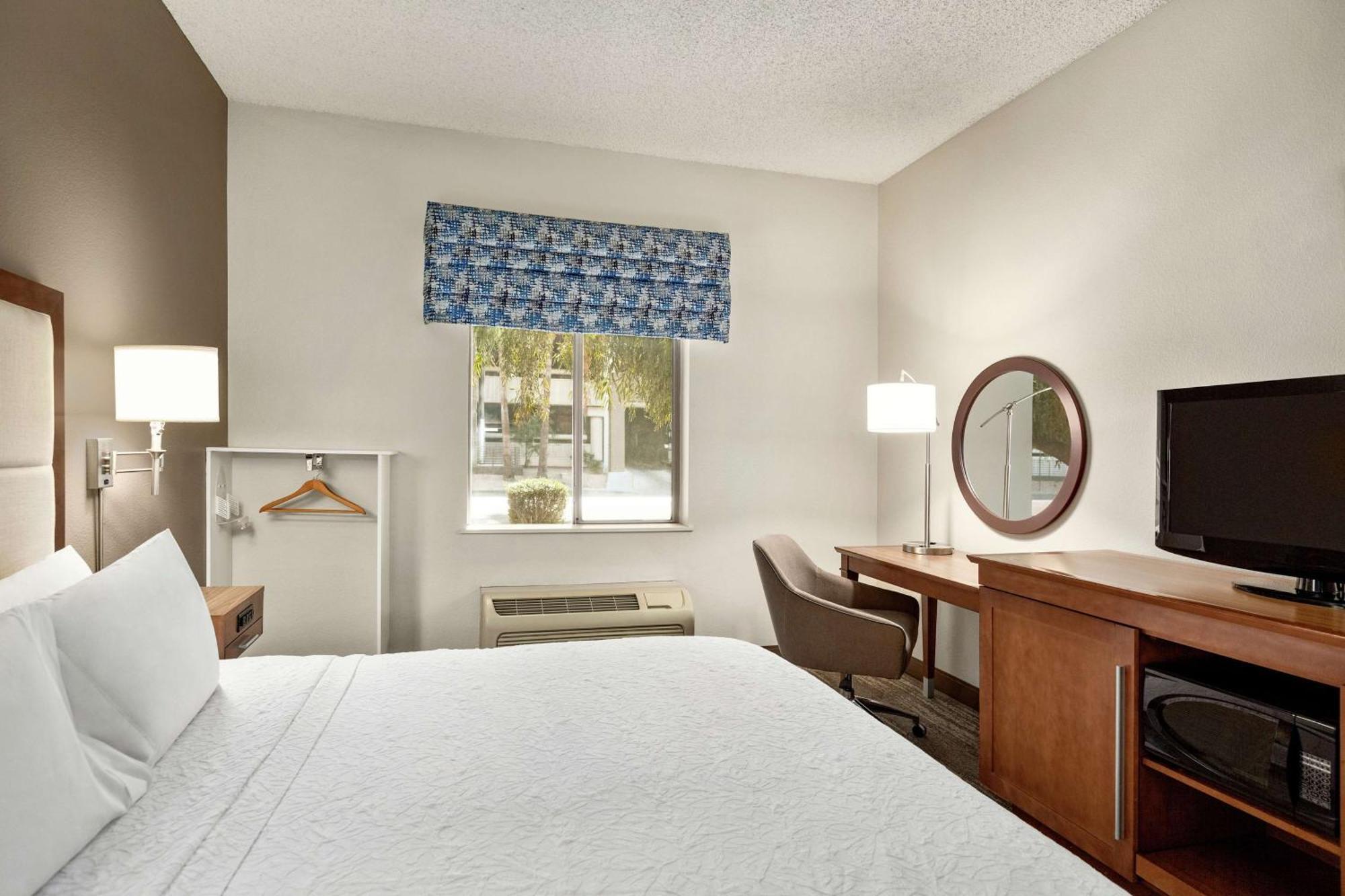 Hampton Midtown Downtown Area Hotel